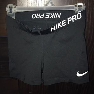 Nike Pro Dri Fit shorts women’s size small